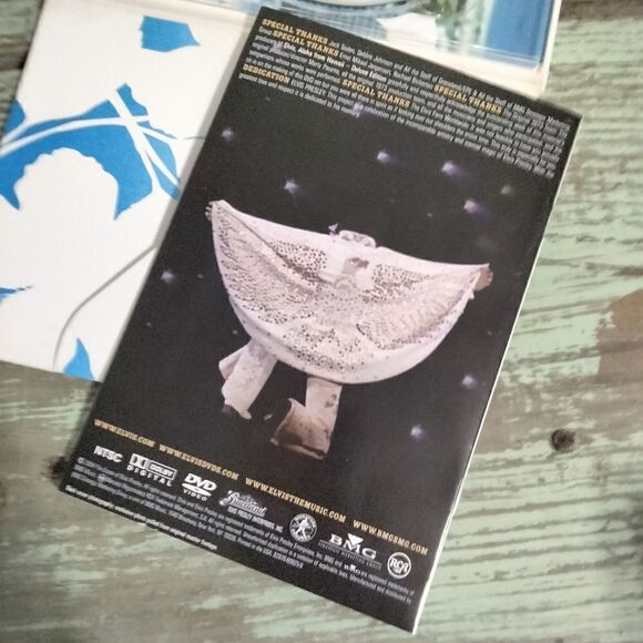 Elvis Aloha From Hawaii Deluxe Edition DVD 2 Disc Set with Booklet 2004 - Picture 8 of 14